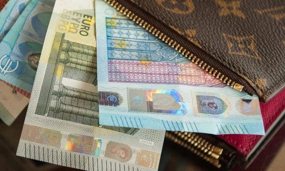 Τα 800 ευρώ και για επιχειρήσεις μέχρι 20 εργαζόμενους